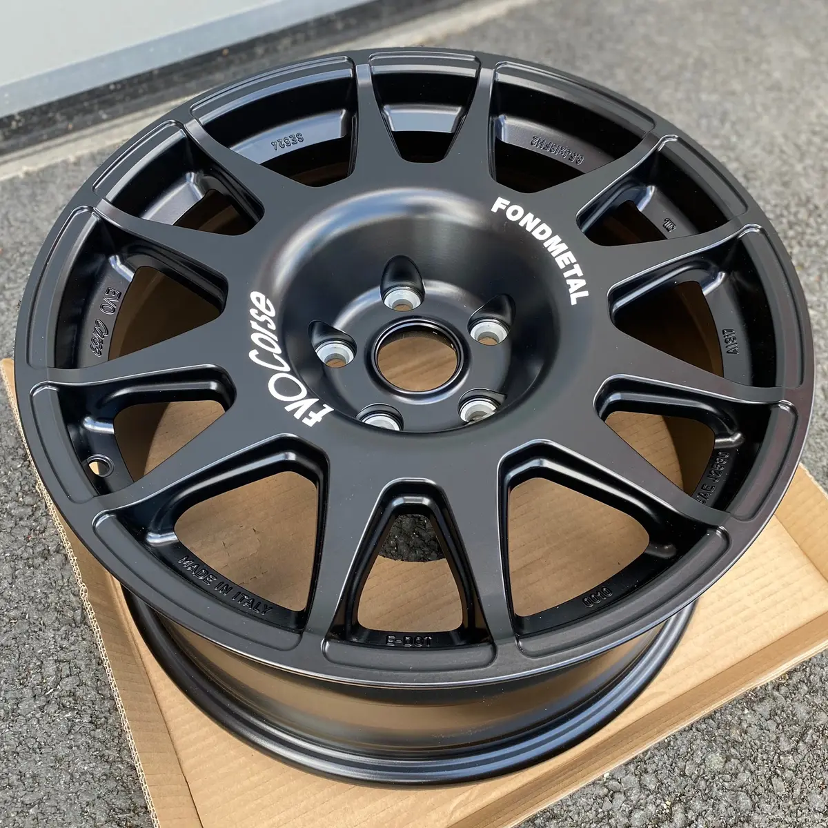 Evo Corse Dakarzero 18" Wheel Package For Land Rover Discovery 5 (2017+) 8