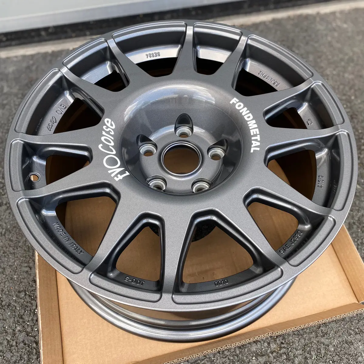 Evo Corse Dakarzero 18" Wheel Package For Land Rover Discovery 5 (2017+) 9