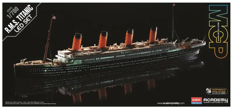 Academy 1/700 R.M.S. Titanic + Led Set 1