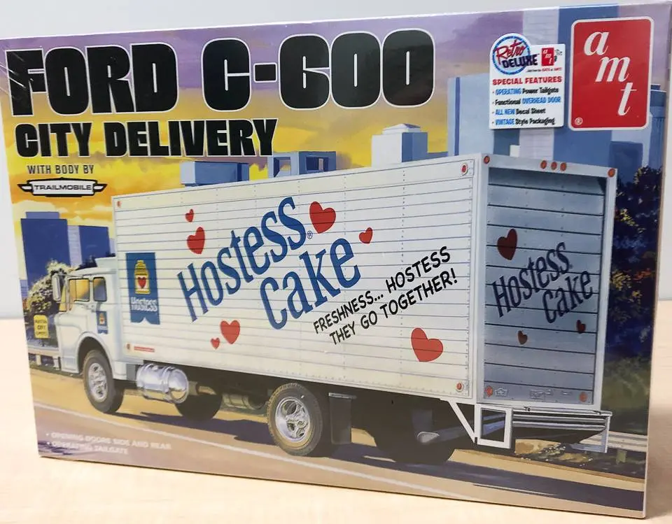 Amt 1/25 Ford C-600 City Delivery - Hostess 1