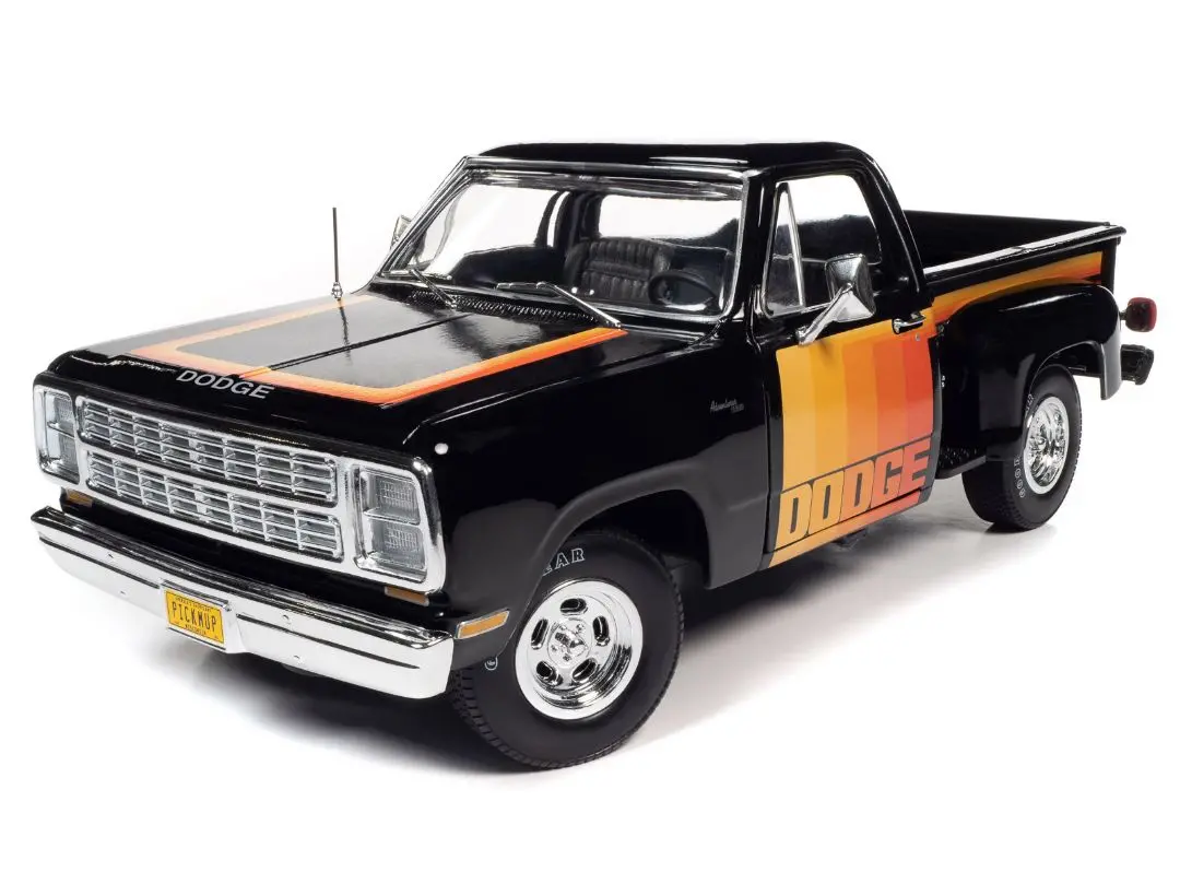 Auto World 1/18 1980 Dodge Pickup Step Side - Black 1
