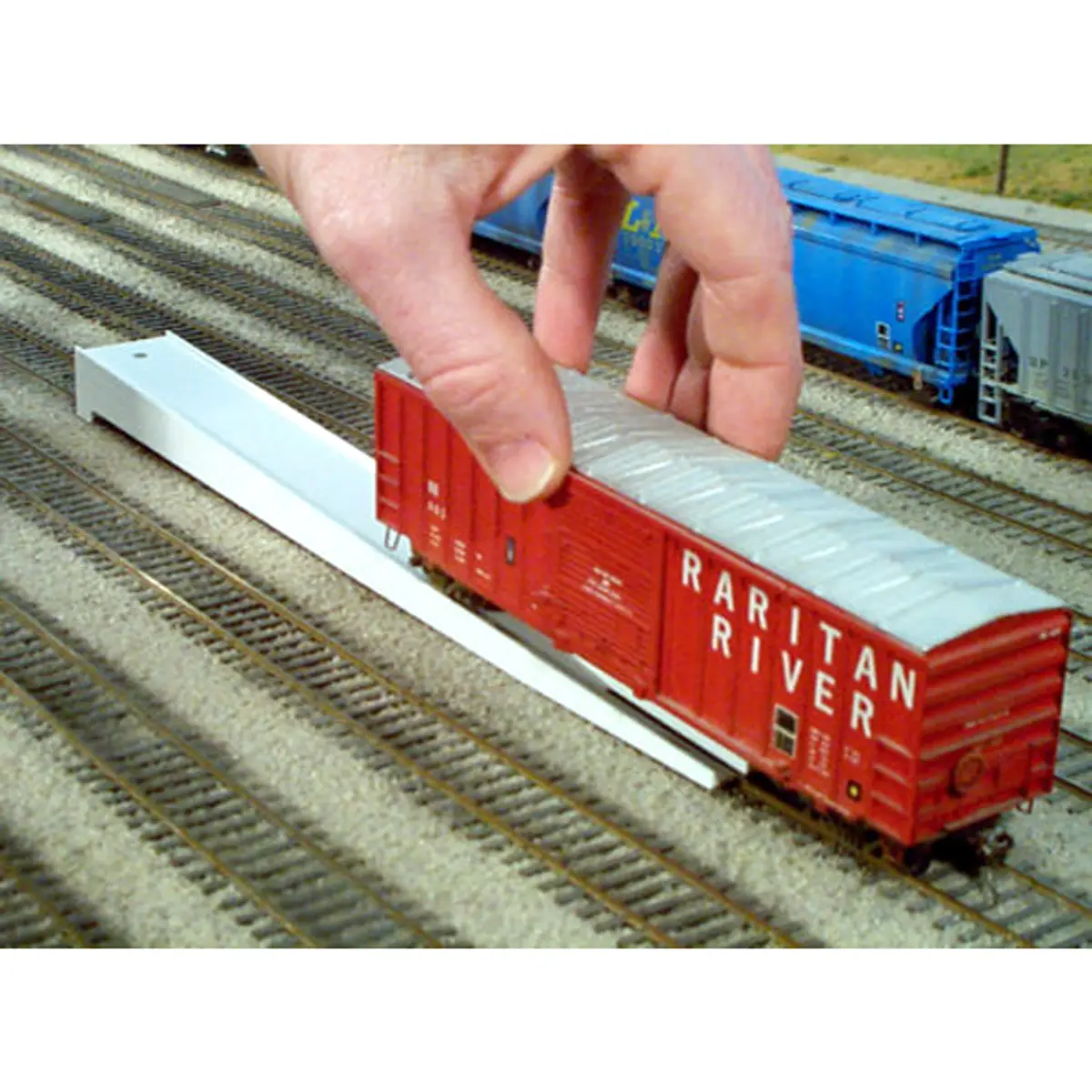 Rix Products 628-002 - Rail-It Portable Rerailer - Ho Scale 1