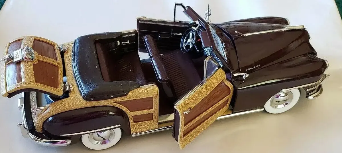 Danbury Mint 1:24 Scale Die Cast 1948 Chrysler Town & Country 1