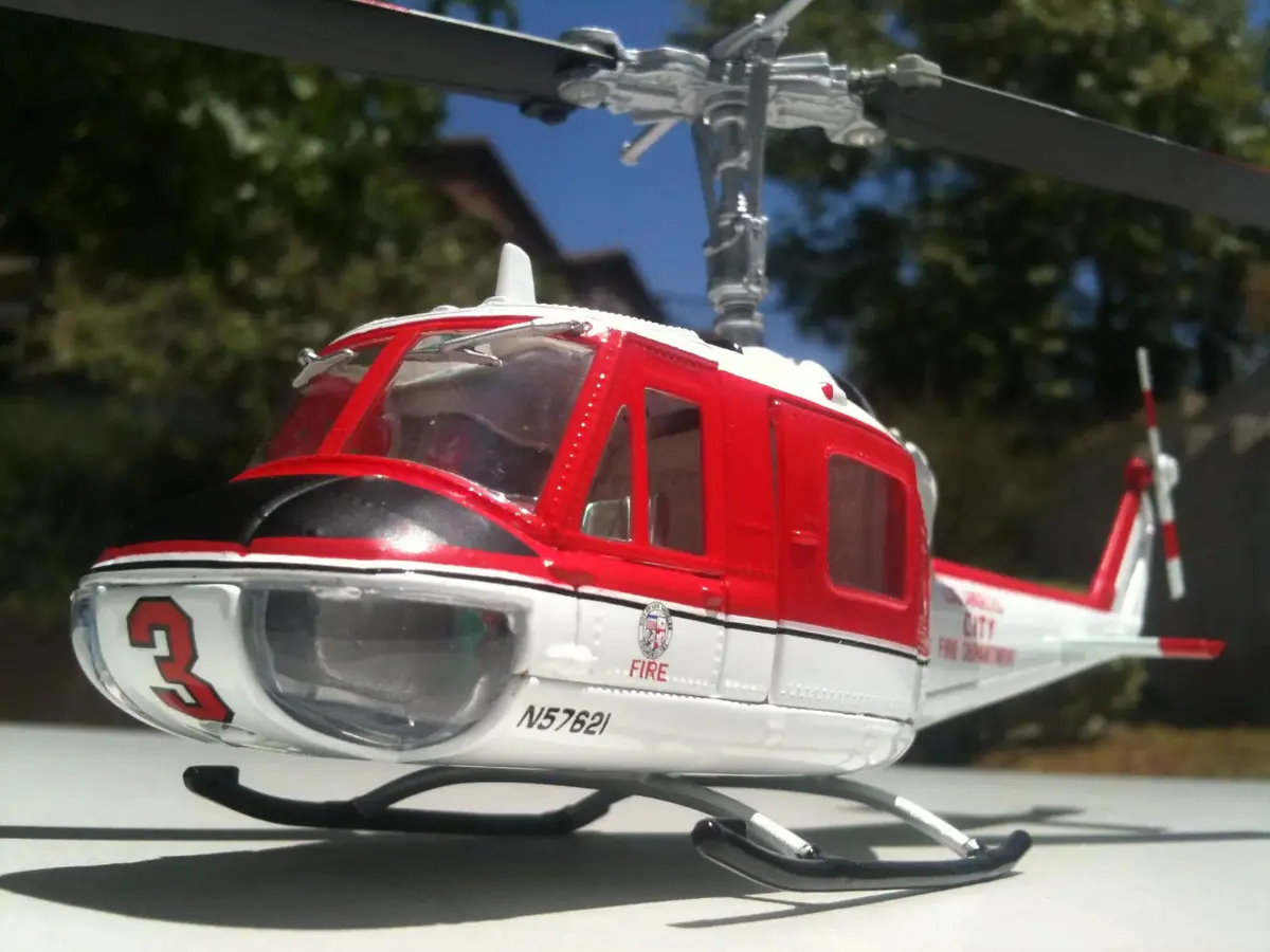 Corgi Iroquois Bell Uh-1D Huey Helicopter Los Angeles City Fire Dept. 1/50 Scale 1