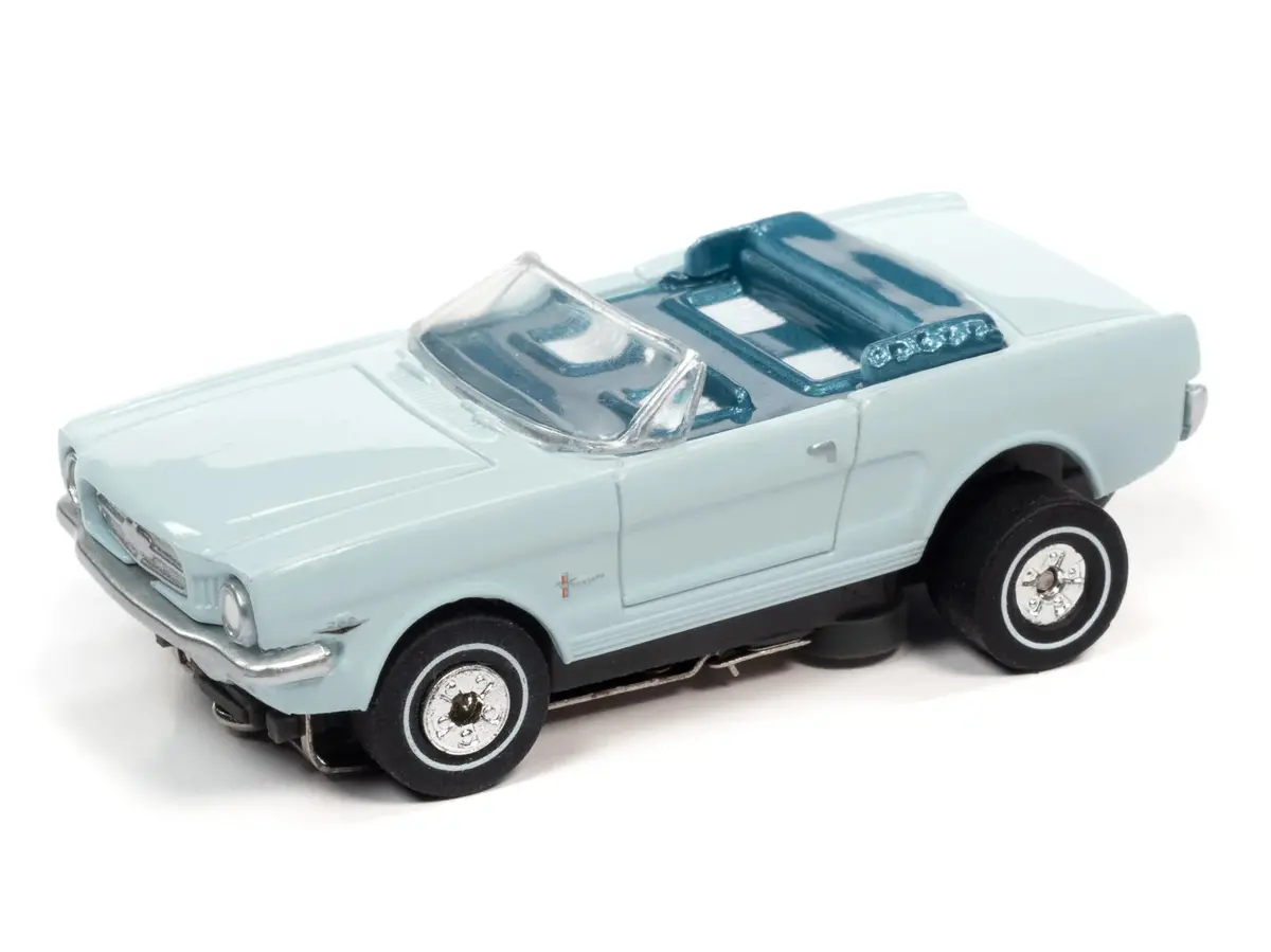 Auto World Thunderjet 1965 Ford Mustang Convertible Light Blue 1