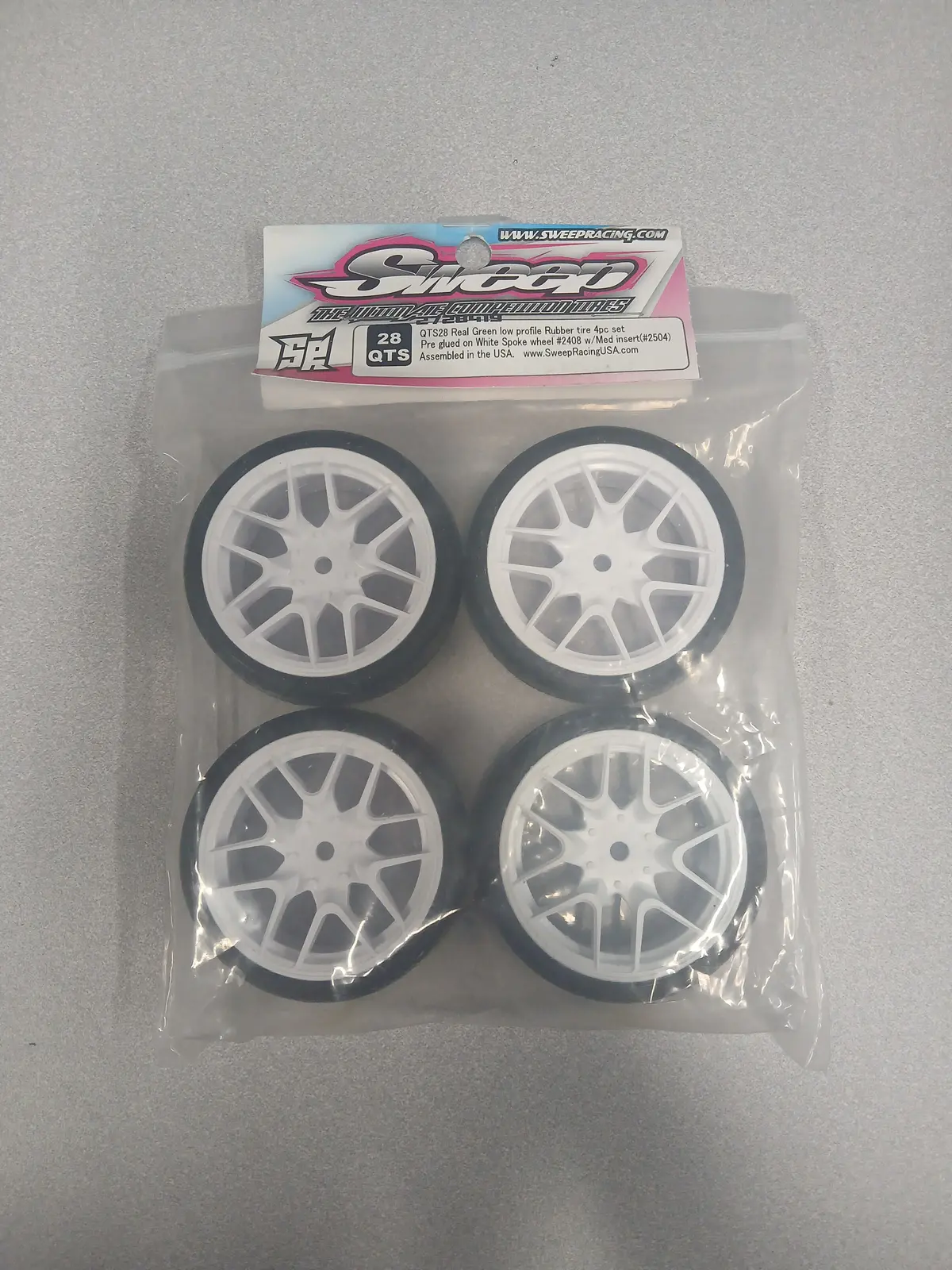 Qts28 Real Green Pre-Glued Touring Car Tires, White Spoke 1