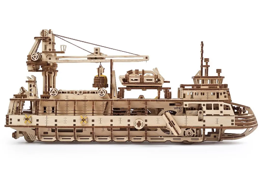 Ugears Research Vessel - 575 Pieces 1